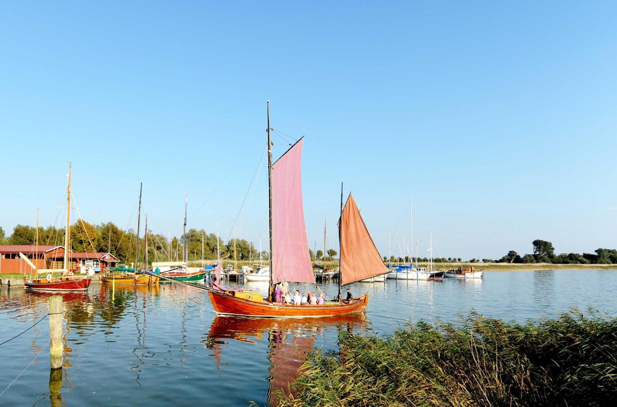 Meerblick Mit Kamin Am Saaler Bodden 欧巴德伍斯图 外观 照片